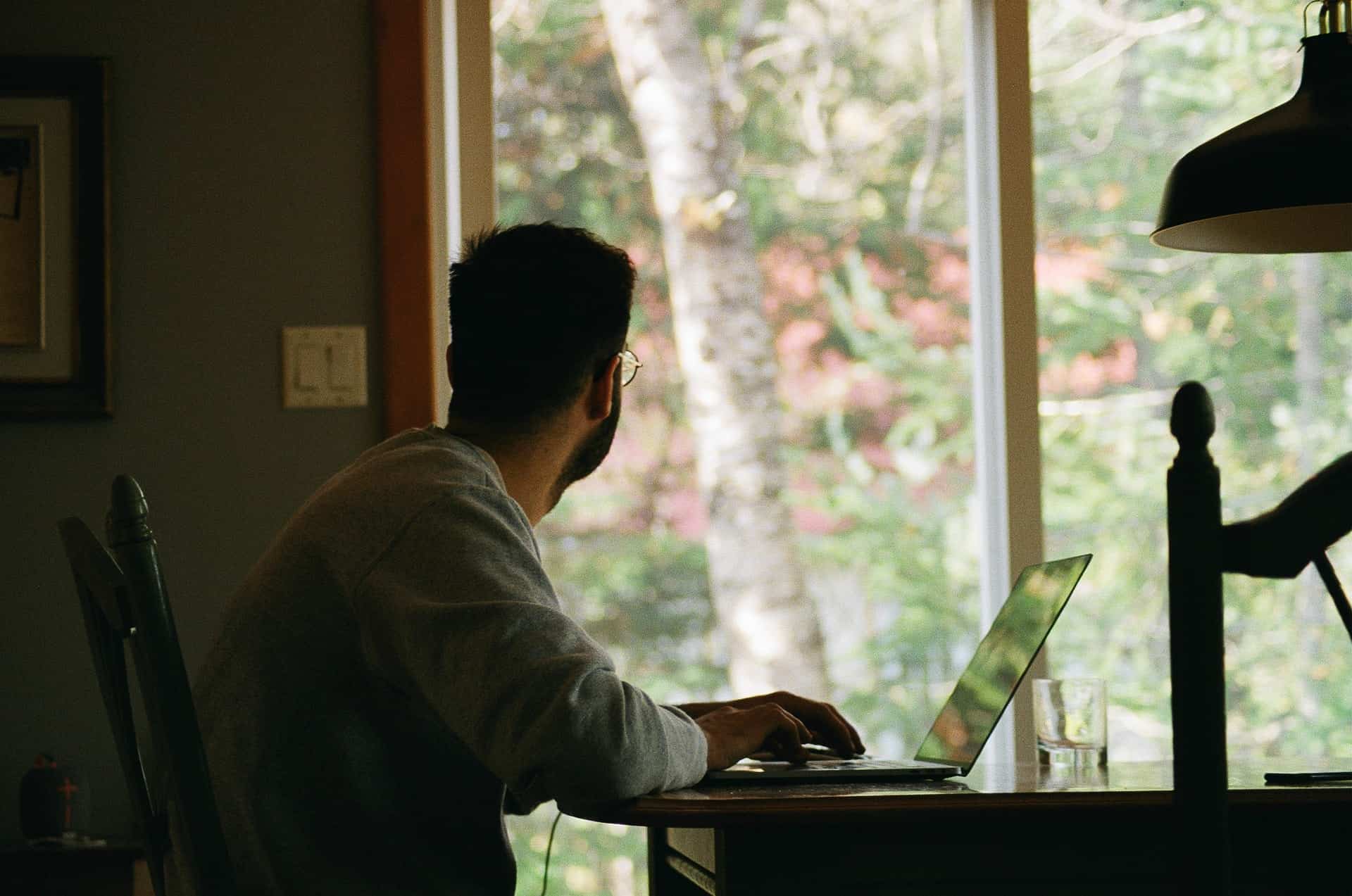 What hinders copywriters from working remotely?